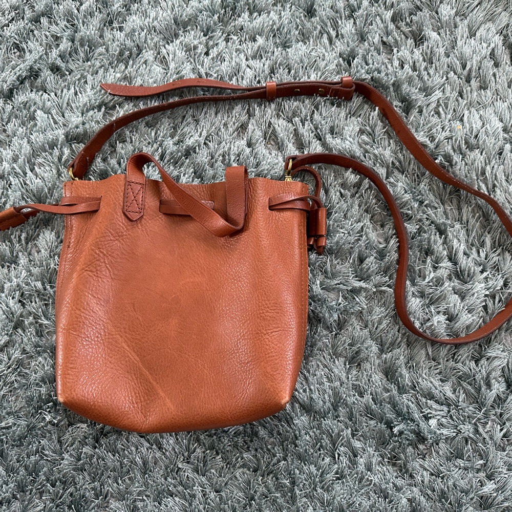 Madewell Leather Crossbody Bucket Bag - Brown